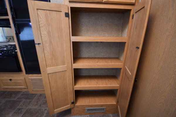 Bunkhouse Fifth w/ Pull-Out Rear Storage - $85/wk - Image 13