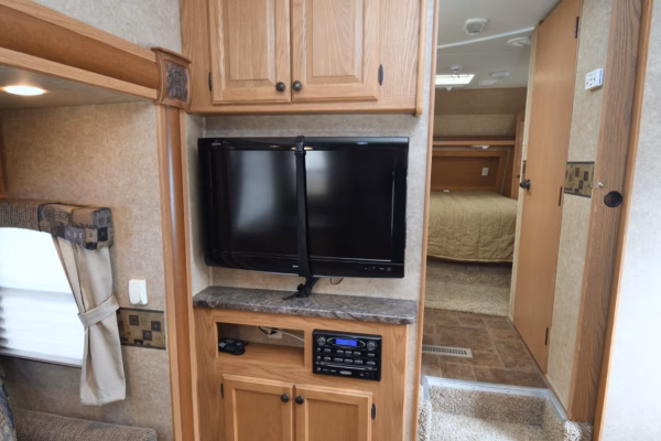 Bunkhouse Fifth w/ Pull-Out Rear Storage - $85/wk - Image 20