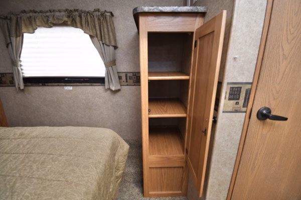 Bunkhouse Fifth w/ Pull-Out Rear Storage - $85/wk - Image 23
