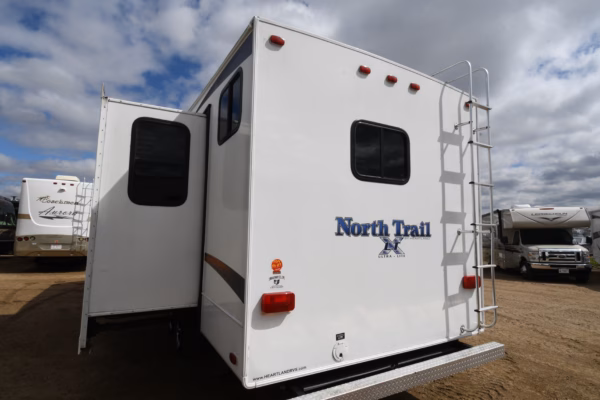 Bunkhouse Fifth w/ Pull-Out Rear Storage - $85/wk - Image 5