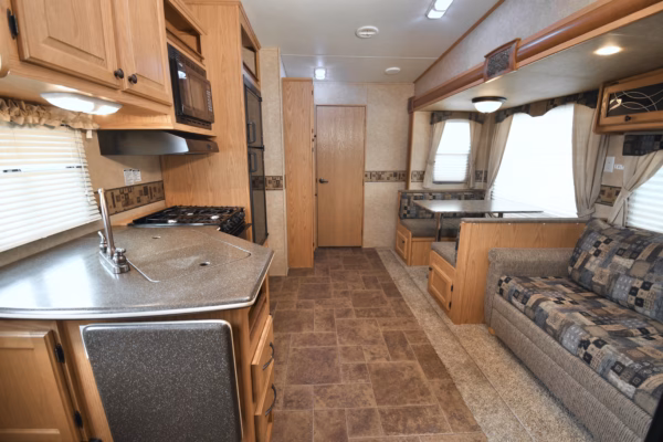 Bunkhouse Fifth w/ Pull-Out Rear Storage - $85/wk - Image 6