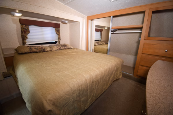 Spacious & Inviting, Nostalgic Fifth - $65/wk - Image 24