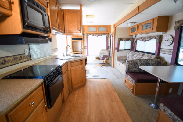 Spacious & Inviting, Nostalgic Fifth - $65/wk - Image 6