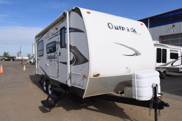 Lightweight Trailer w/ Rear Manual Slide & EXT. Kitchen - $43/wk