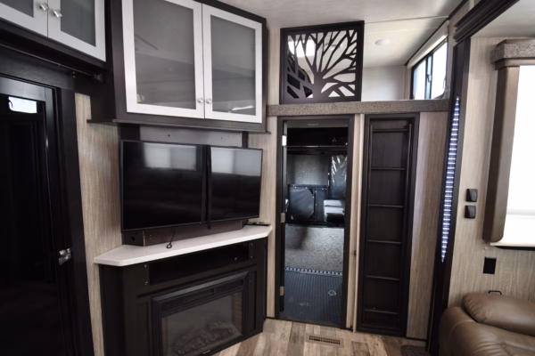 Luxury Toy Hauler w/ 2 Party Decks - $178/wk - Image 16