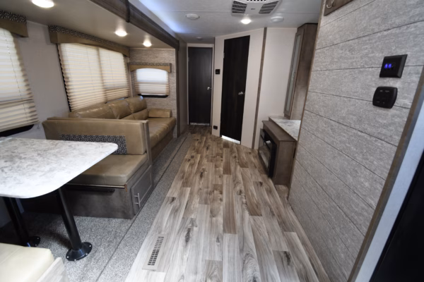 Luxury 1-Slide for Rugged Travelers - $96/wk - Image 6