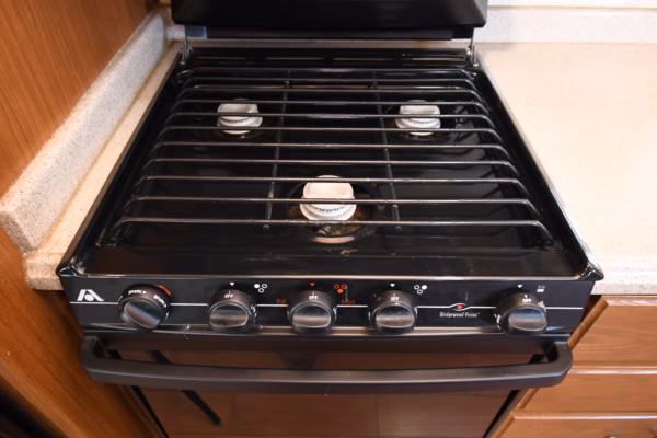 Spacious, Luxury Fifth w/ EXT TV & Kitchen Island - $104/wk - Image 10