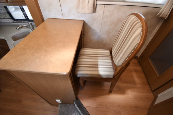 Spacious, Luxury Fifth w/ EXT TV & Kitchen Island - $104/wk - Image 19