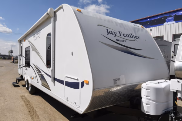 Spacious, Relaxing Couples Trailer w/ Reading Nook - $62/wk