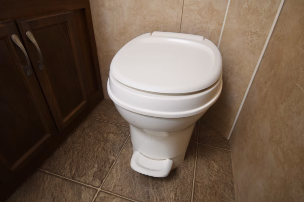 Spacious, Relaxing Couples Trailer w/ Reading Nook - $62/wk - Image 18