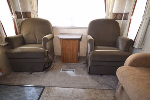 Spacious, Relaxing Couples Trailer w/ Reading Nook - $62/wk - Image 22