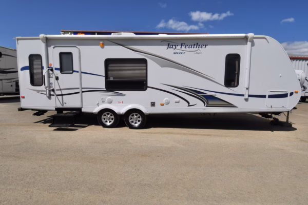Spacious, Relaxing Couples Trailer w/ Reading Nook - $62/wk - Image 3