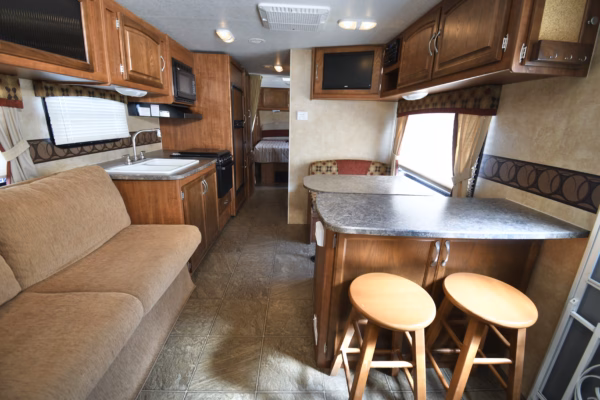 Spacious, Relaxing Couples Trailer w/ Reading Nook - $62/wk - Image 5