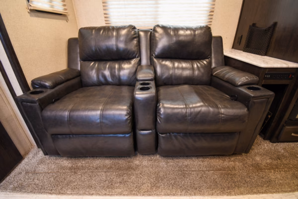 Pet-Friendly Compact & Spacious Trailer - $77/wk - Image 18