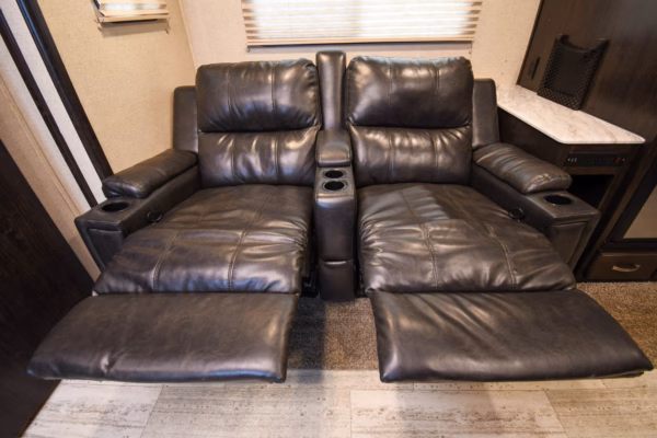 Pet-Friendly Compact & Spacious Trailer - $77/wk - Image 19