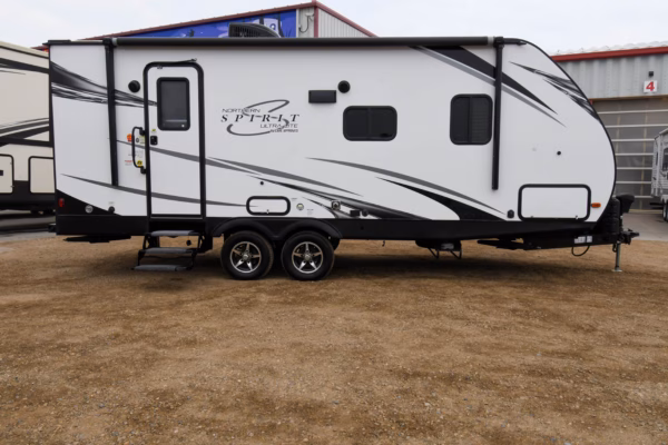 Pet-Friendly Compact & Spacious Trailer - $77/wk - Image 3