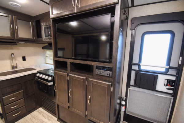 Pet-Friendly Compact & Spacious Trailer - $77/wk - Image 7