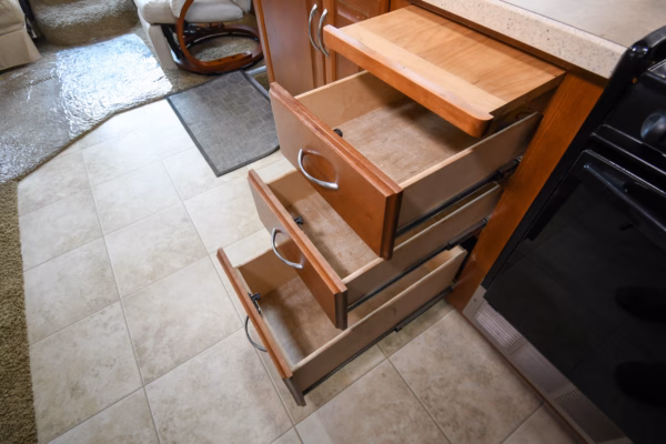 Roomy Class A w/ Tons of Storage & Washer/Dryer - $181/wk - Image 13
