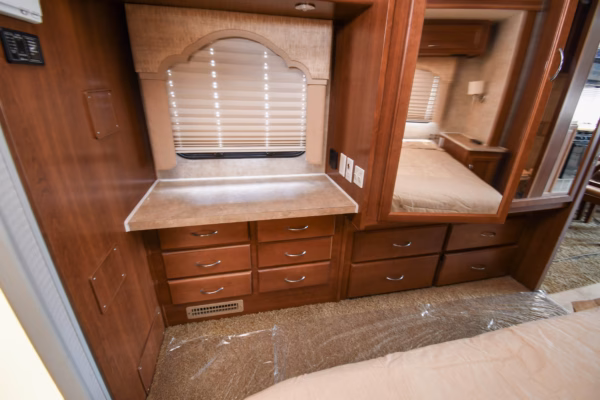 Roomy Class A w/ Tons of Storage & Washer/Dryer - $181/wk - Image 19
