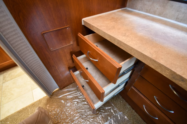 Roomy Class A w/ Tons of Storage & Washer/Dryer - $181/wk - Image 20