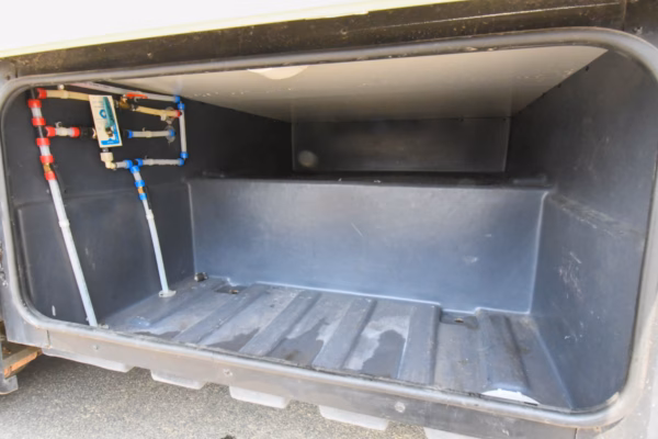 Roomy Class A w/ Tons of Storage & Washer/Dryer - $181/wk - Image 4