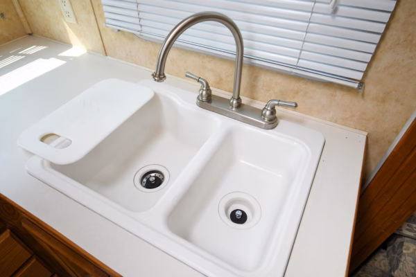 Spacious & Inviting Fifth w/ Lots of Storage - $57/wk - Image 20
