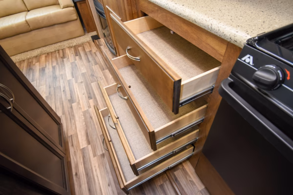 Modern Fifth w/ Tons of Storage & Kitchen Island - $96/wk - Image 11
