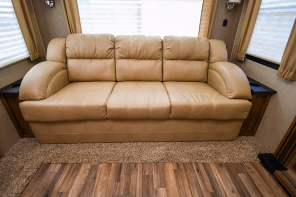 Modern Fifth w/ Tons of Storage & Kitchen Island - $96/wk - Image 16