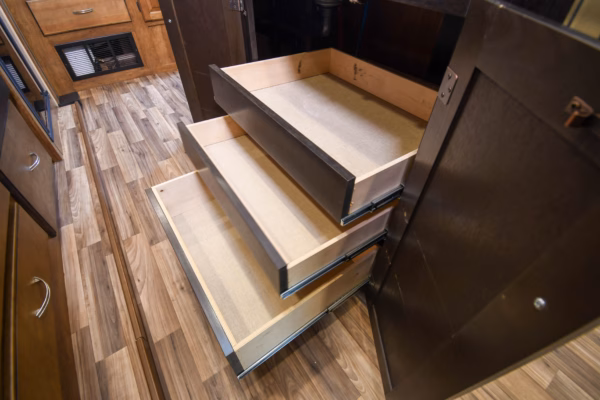 Modern Fifth w/ Tons of Storage & Kitchen Island - $96/wk - Image 9