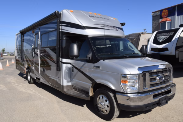 Spacious Lower Mileage Class C Sleeps 6 - $222/wk