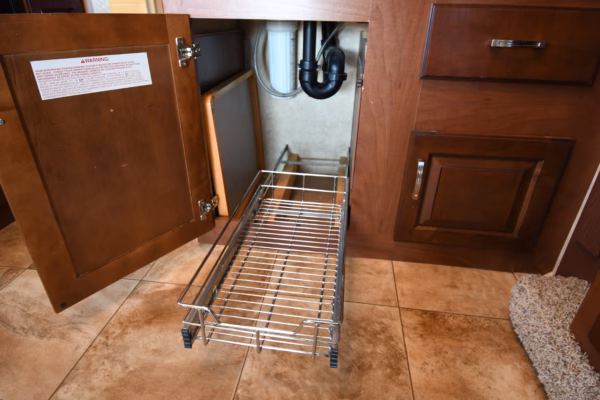 Spacious Lower Mileage Class C Sleeps 6 - $222/wk - Image 12