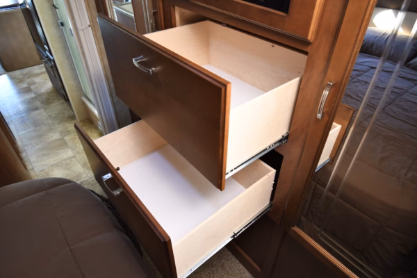 Spacious Lower Mileage Class C Sleeps 6 - $222/wk - Image 20