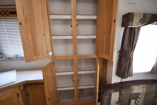 Cabin-Feely Fifth w/ Space & Tons of Storage - $62/wk - Image 12