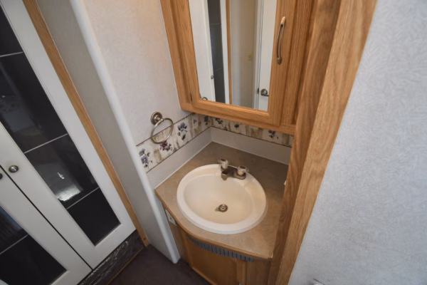Cabin-Feely Fifth w/ Space & Tons of Storage - $62/wk - Image 18