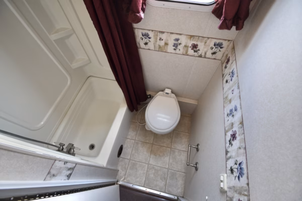 Cabin-Feely Fifth w/ Space & Tons of Storage - $62/wk - Image 19