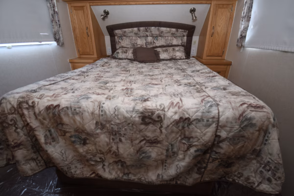 Cabin-Feely Fifth w/ Space & Tons of Storage - $62/wk - Image 23