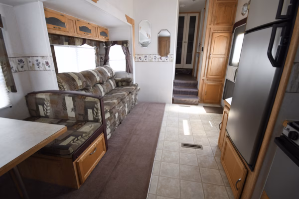 Cabin-Feely Fifth w/ Space & Tons of Storage - $62/wk - Image 26