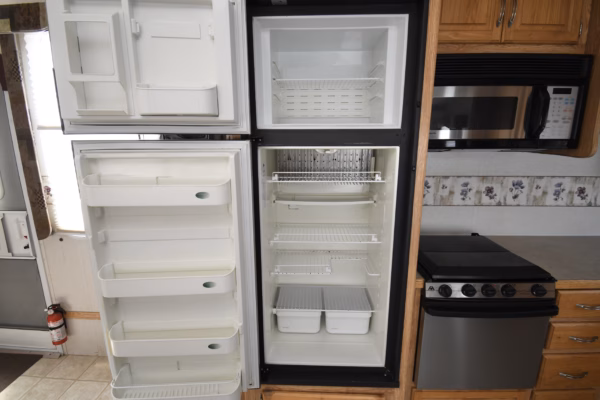 Cabin-Feely Fifth w/ Space & Tons of Storage - $62/wk - Image 7