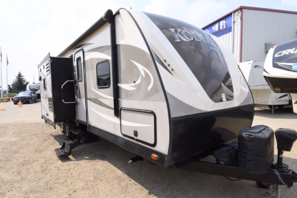 Modern Trailer w/ Bunks & Camp Kitchen - $71/wk
