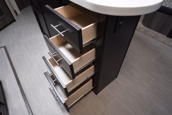Modern Trailer w/ Bunks & Camp Kitchen - $71/wk - Image 10