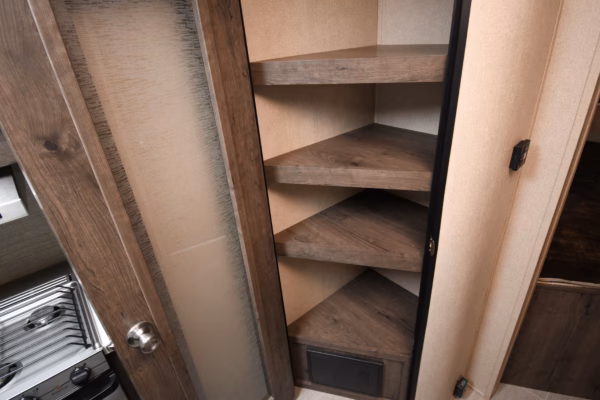 Modern Trailer w/ Bunks & Camp Kitchen - $71/wk - Image 13