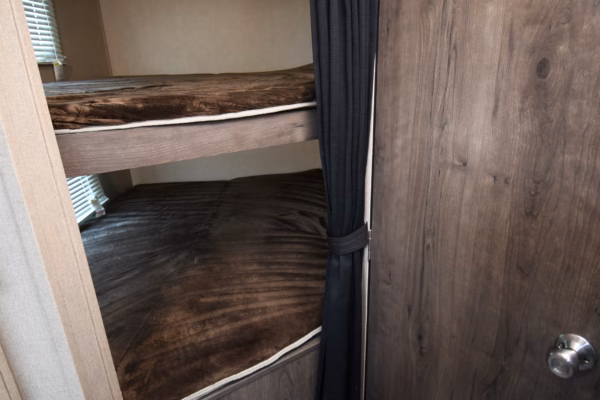 Modern Trailer w/ Bunks & Camp Kitchen - $71/wk - Image 14