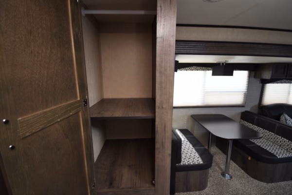 Modern Trailer w/ Bunks & Camp Kitchen - $71/wk - Image 16