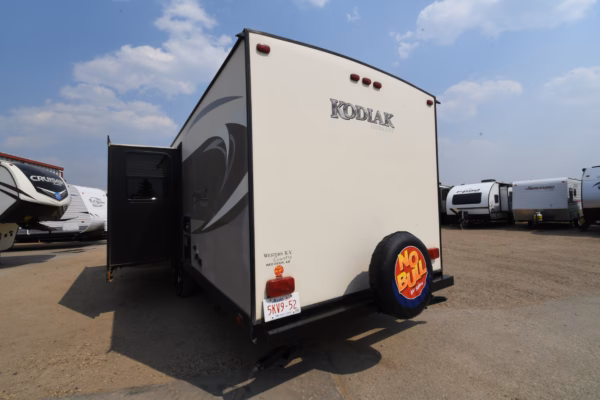 Modern Trailer w/ Bunks & Camp Kitchen - $71/wk - Image 5