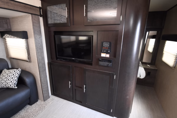 Modern Trailer w/ Bunks & Camp Kitchen - $71/wk - Image 7