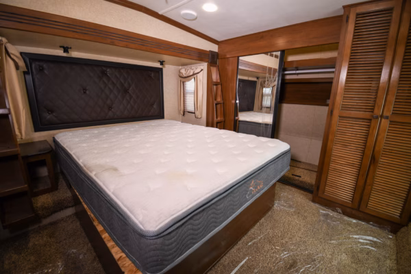 Spacious Home-on-Wheels Fifth w/ Tons of Storage - $96/wk - Image 22