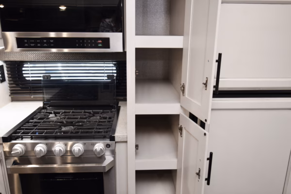 Spacious & Modern Bunkhouse Trailer - $135/wk - Image 13