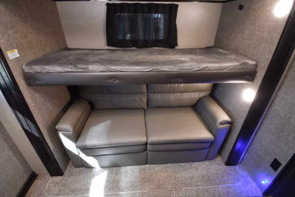 Spacious & Modern Bunkhouse Trailer - $135/wk - Image 16