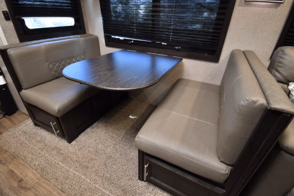Spacious & Modern Bunkhouse Trailer - $135/wk - Image 20