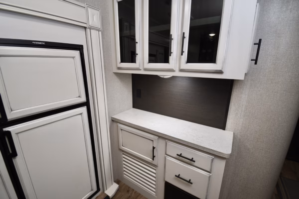 Spacious & Modern Bunkhouse Trailer - $135/wk - Image 9